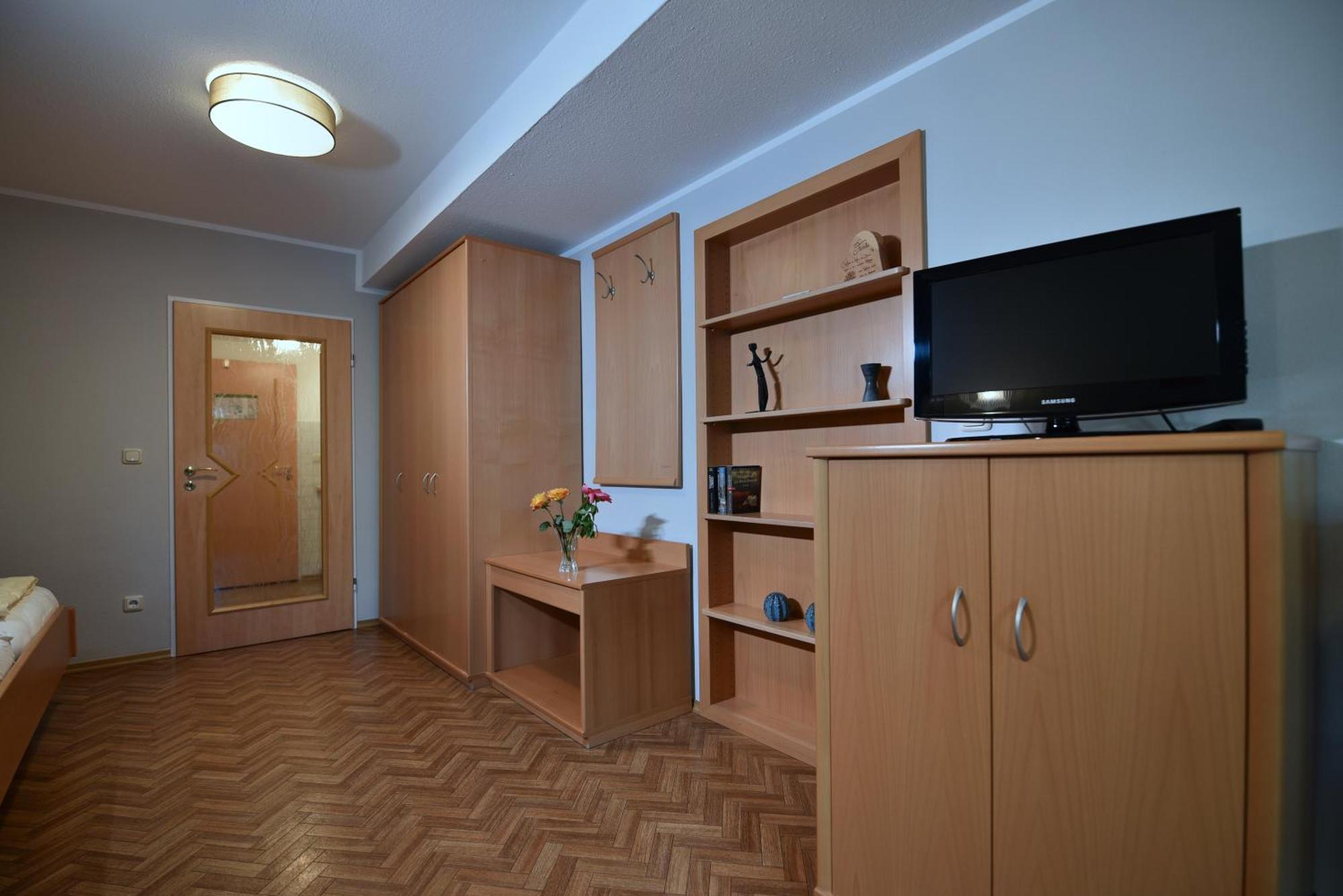 Erlkoenig Gaesteappartements Bad Fussing Bagian luar foto