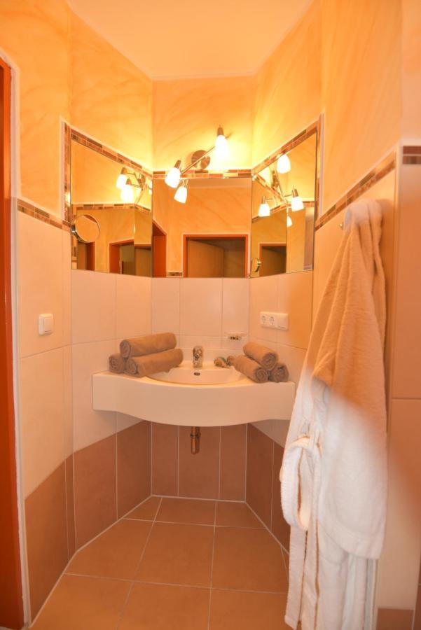 Erlkoenig Gaesteappartements Bad Fussing Bagian luar foto